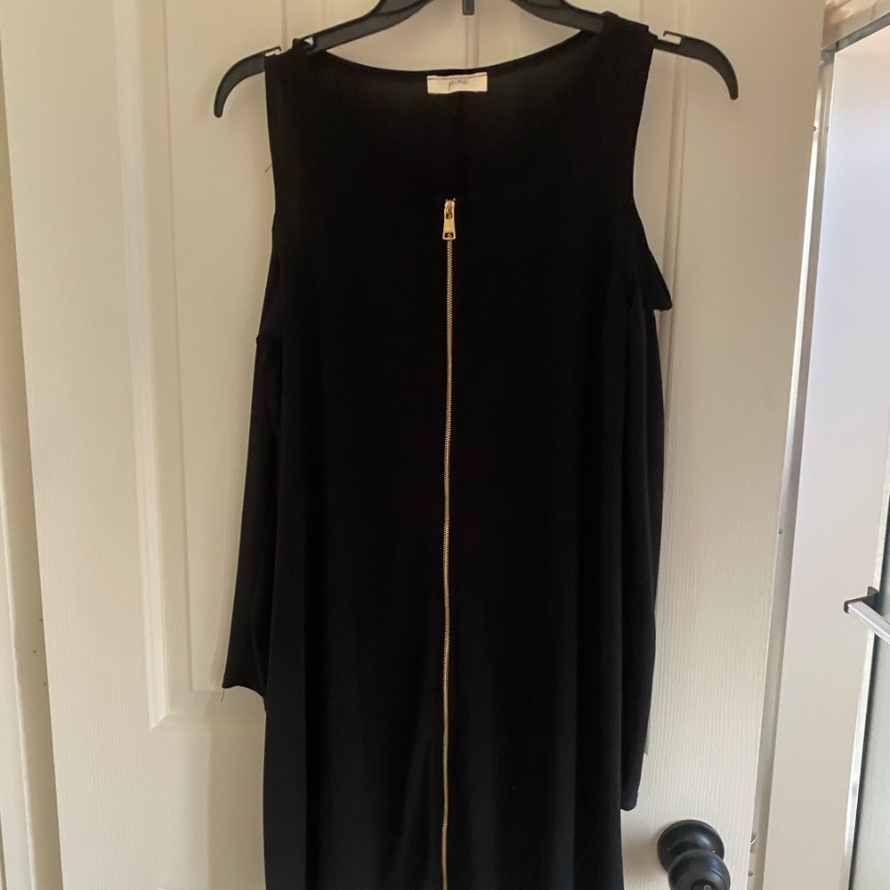 Miscellaneous items from Lele’s closet - Picture 8 of 16